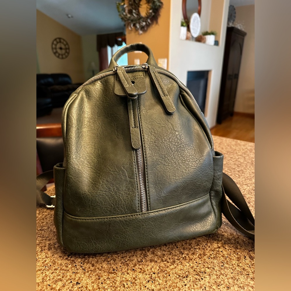 Moda Luxe dark green backpack